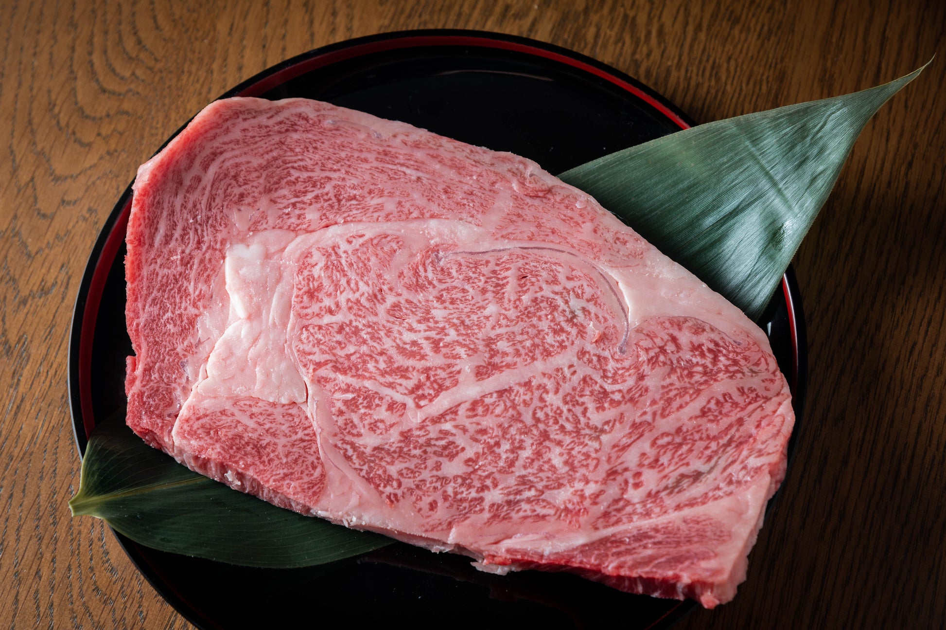 https://www.farm2forkdelivery.ca/cdn/shop/products/japanese-a5-wagyu-ribeye-farm-2-fork-ottawa-montreal-grocery-delivery.jpg?v=1653612110&width=1946